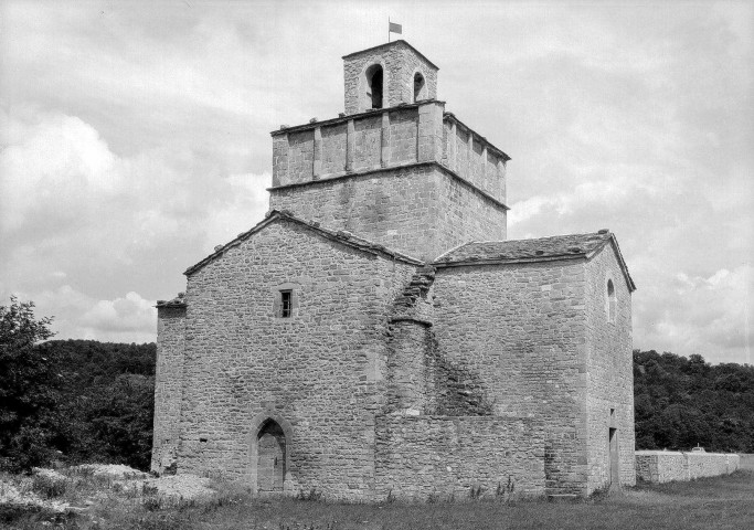 Comps. - L'église Saint-Pierre et Paul.