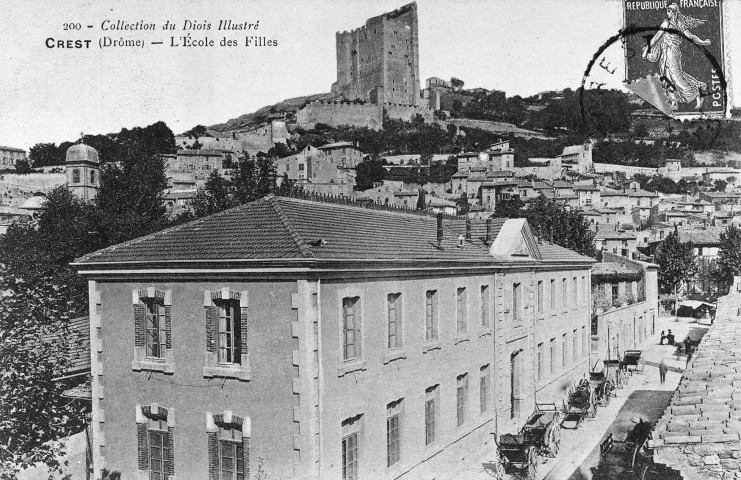 Crest.- L'actuel groupe scolaire rue Aristide Dumont.