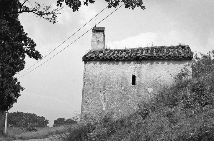 Piégros-la-Clastre.- La façade sud de l'Église Notre-Dame-de-l'Assomption.