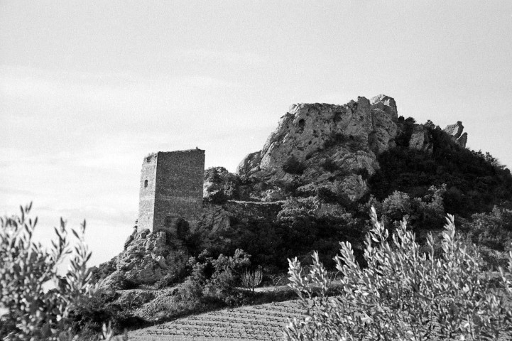 Mérindol-les-Oliviers. - Tour médiévale.