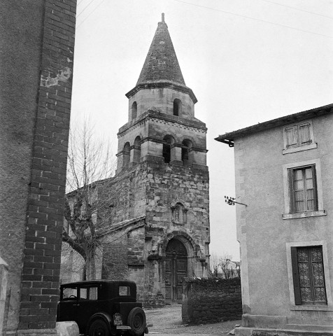 Mours-Saint-Eusèbe. - L'église Notre-Dame.