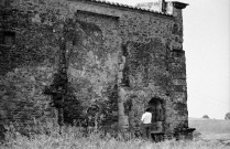 Claveyson. - Traces de cheminée en façade nord de l'ancien prieuré de Saint-Andéol.