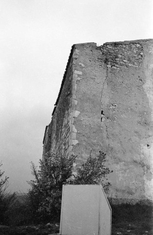 Mirmande.- Façades nord-ouest de l'église Sainte-Foy.