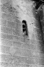 Chantemerle-lès-Blés.- Fenêtre de la façade sud de l'église Notre-Dame.
