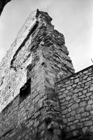 Beaufort-sur-Gervanne.- Les remparts.