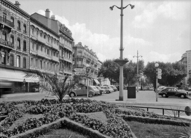 Valence.- Place de la République.