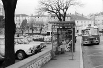 Valence.- L'abri de bus avenue du Champ de Mars.