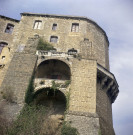 Suze-la-Rousse.- Le château.