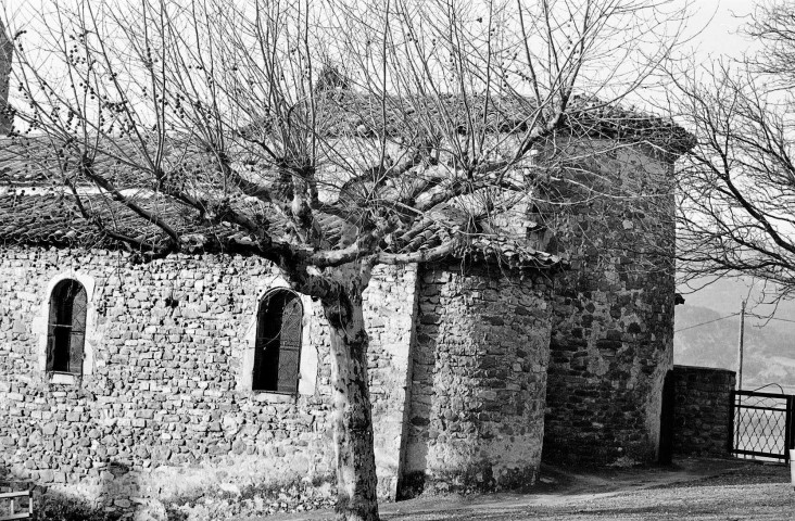 Francillon-sur-Roubion.- La façade sud et le chevet de l'église Saint-Pierre-aux-Liens.