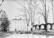 Charols, château de Salettes. - La façade principale.