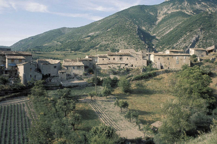 Saint-Benoît-en-Diois.- Vue du village.