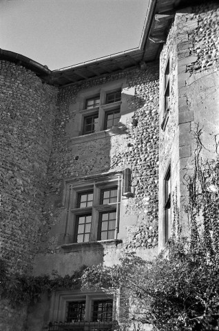 Châtillon-Saint-Jean. - La façade sud-est du château Bady.