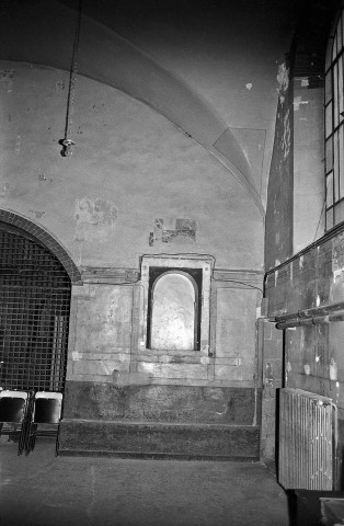 Romans-sur-Isère. - Le musée de la Chaussure, l'ancien chœur des religieuses du couvent des Ursulines, avant travaux.