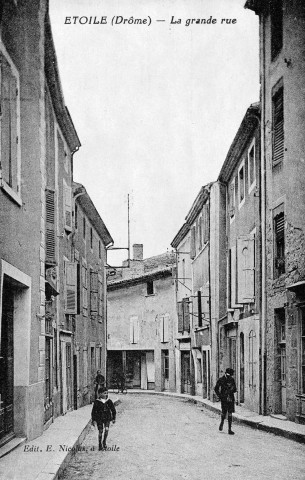 Étoile-sur-Rhône. - Grande Rue.