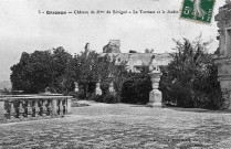 Grignan.- La terrasse du château.