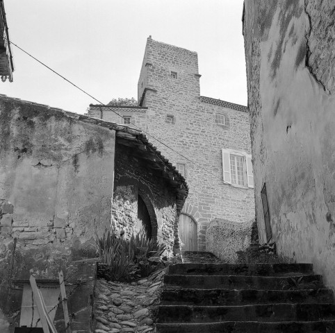 Étoile-sur-Rhône.- Le château Saint-Ange.