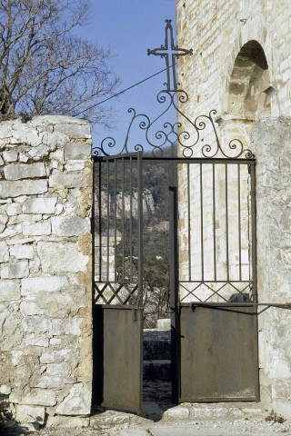 Pont-de-Barret.- Portillon du cimetière.