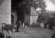 Peyrins. - Les invités du mariage au château de Sallmard.