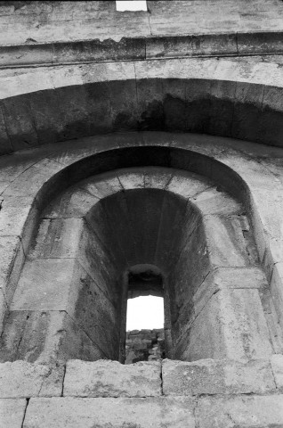 La Baume-de-Transit.- Les ruines du château féodal.