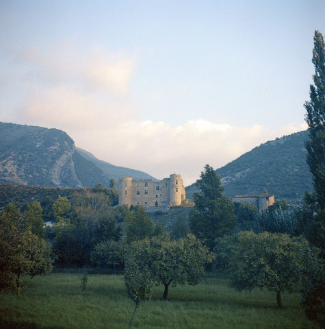 La Charce.- Le château féodal.