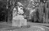 Valence.- Sculpture du parc Jouvet.