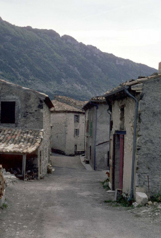 La Charce.- Rue du village.