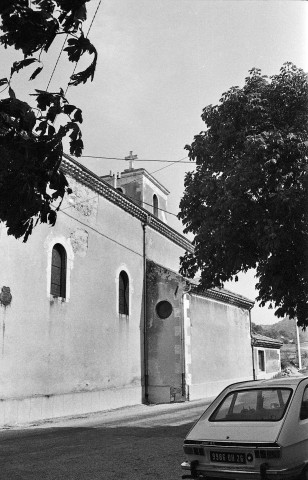 Roynac. - La façade sud de l'église Saint-Lambert.