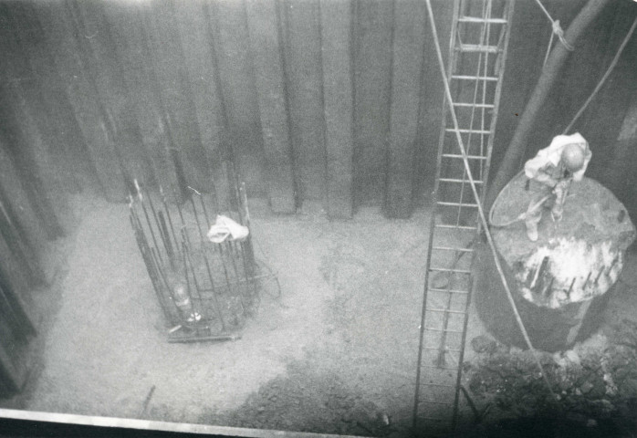 Terrassement dans batardeau P3.