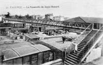 Valence.- Finition de peinture de la passerelle Jappe Renard mise en service en 1904.