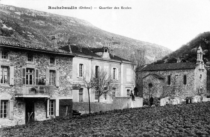 Le groupe scolaire et l'église.