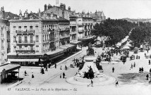 Valence.- La place de la République et le grand marché Boulevard Bancel.