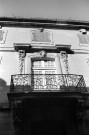 Grignan. - Balcon d'une maison du XVIIIe siècle.