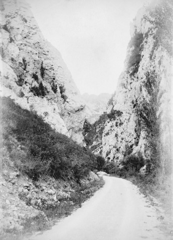 Saoû. - L'entrée de la vallée.