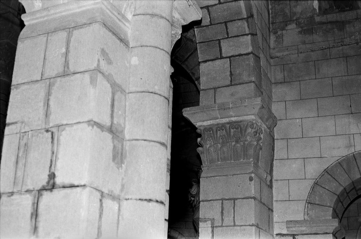 Chantemerle-lès-Blés.- Détail de la nef de l'église Notre-Dame.