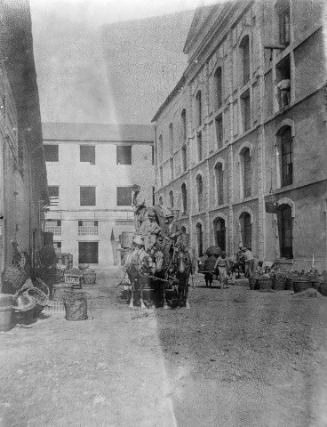 Valence. - Distillerie Audier Frères.