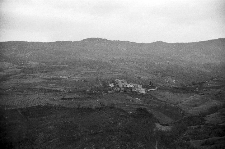 Arpavon. - Vue panoramique du village.