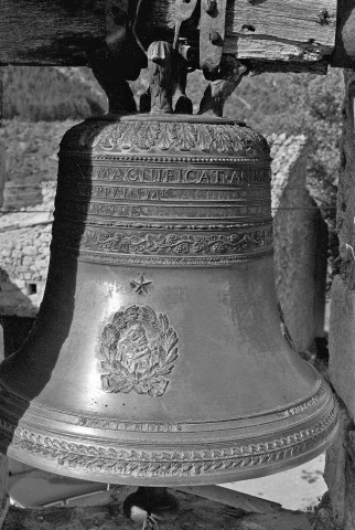 Brette.- La cloche de l'église Notre-Dame.