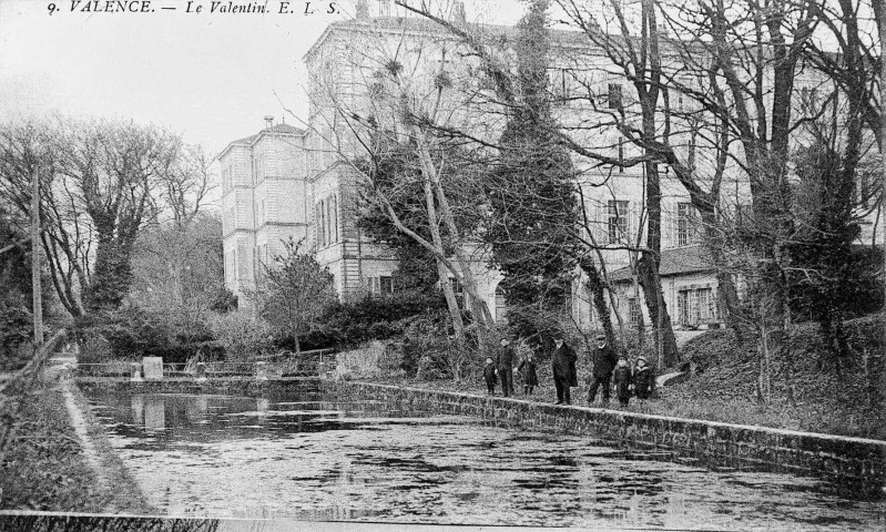 Le bassin du parc de l'actuel Lycée Agricole du Valentin.