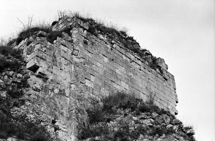 Allan. - Le chevet de la chapelle Barbara, avant la restauration de 1976.