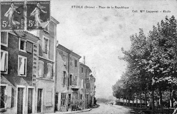 Étoile-sur-Rhône. - Place de la République.