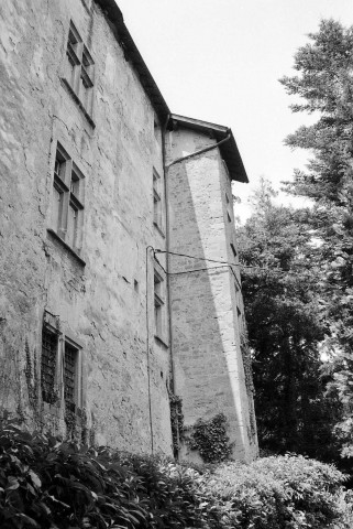 Charmes-sur-l'Herbasse. - La façade sud du château féodal.