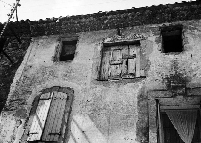 Mirabel-aux-Baronnies.- Visite du village pour une enquête architecturale.