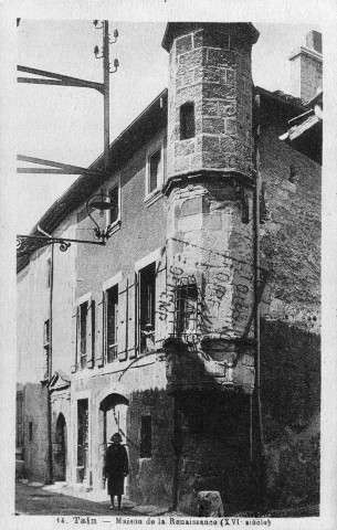 Tain-l'Hermitage.- Grenier à sel du XVe siècle (vers 1930).