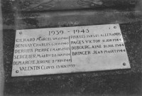 89. Brigade de Pierrelatte. Nature de la commémoration : stèle. Lieu : Pierrelatte, hall de la mairie. Nombre de victimes, fusillées : 3 ; mortes au combat : 6. Circonstances : fusillées par les Allemands.