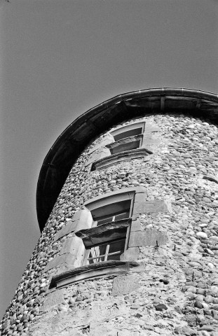 Châtillon-Saint-Jean. - La tour nord-est du château Bady.