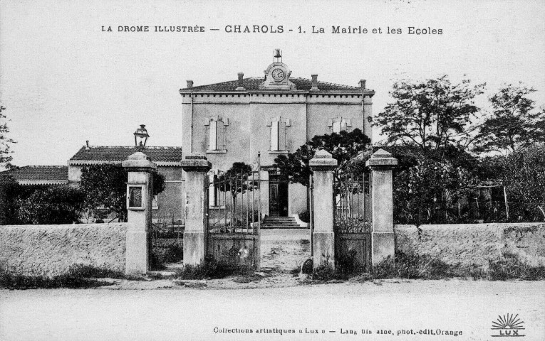 La mairie et l'école.