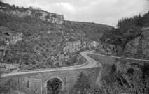 La route de Saint-Julien-en-Quint.