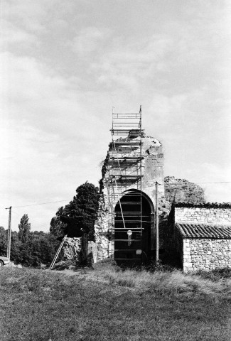 Allan. - Travaux de restauration de la chapelle Barbara.