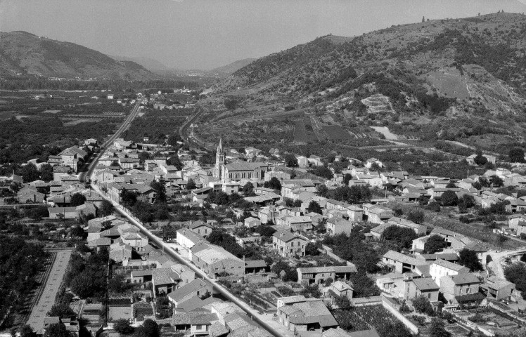 Erôme. - Vue aérienne du village