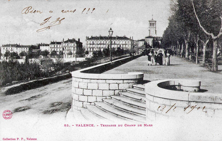 L'esplanade du Champ de Mars.